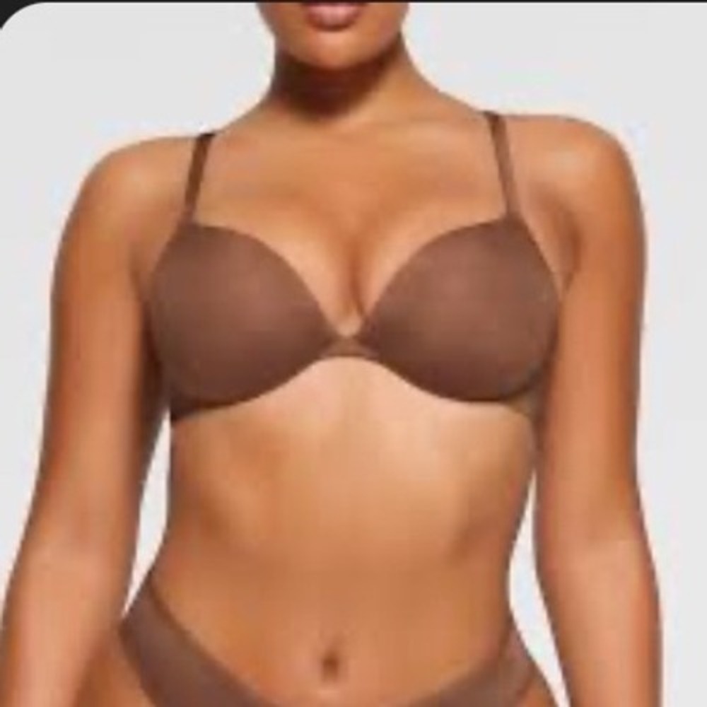 SKIMS Push Up Plunge Bra, Underwire Support, Comfortable,‎ 32DDD / Jasper
